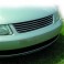 Grelha frontal sem símbolo com aro cromado e preto para VW Passat 3B 96-00 em plástico ABS