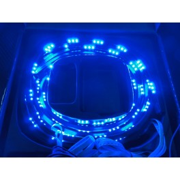 Kit exterior em leds dispon&iacute;vel em Azul (252 leds) 4 fitas: 2 x 120cm + 2 x 90cm + comando &agrave; dist&acirc;ncia.